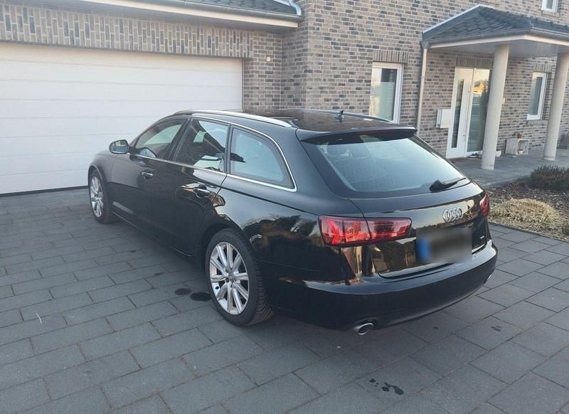 Gebraucht Audi A6 Ambiente 245 PS (180 kW) 2014 Schwarz Kombi