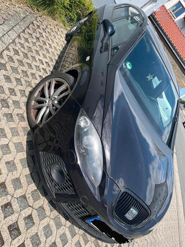 Używany Seat Leon CUPRA 241 KM (177 kW) 2009 Czarny Hatchback