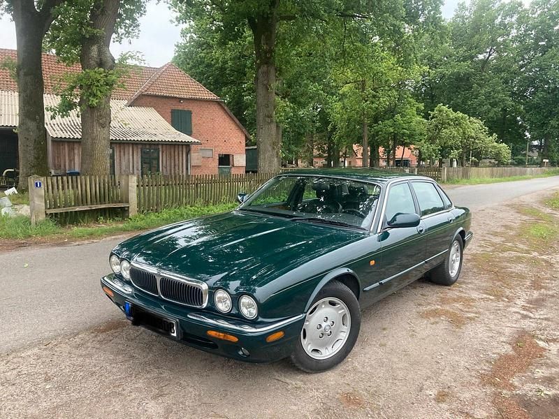 Gebraucht Jaguar XJ8 237 PS (174 kW) 1998 Grün Limousine