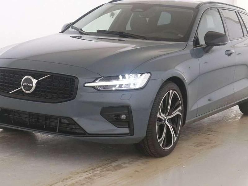 Gebraucht Volvo V60 Ultimate 197 PS (144 kW) 2024 Grau Kombi