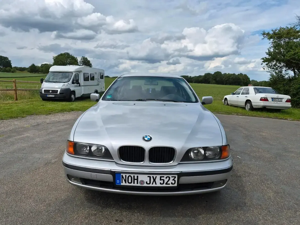 Gebraucht BMW 523 170 PS (125 kW) 1999 Silber Limousine