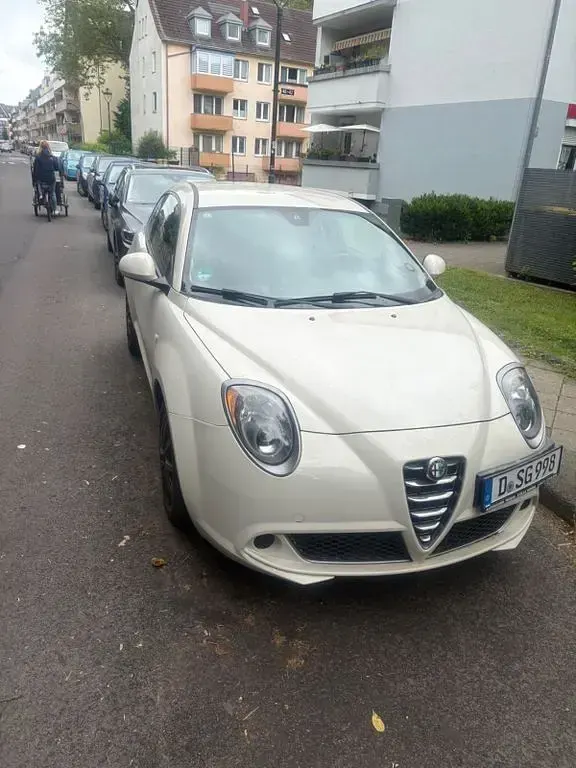 Gebraucht Alfa Romeo MiTo Turismo 77 PS (56 kW) 2013 Weiß Kleinwagen