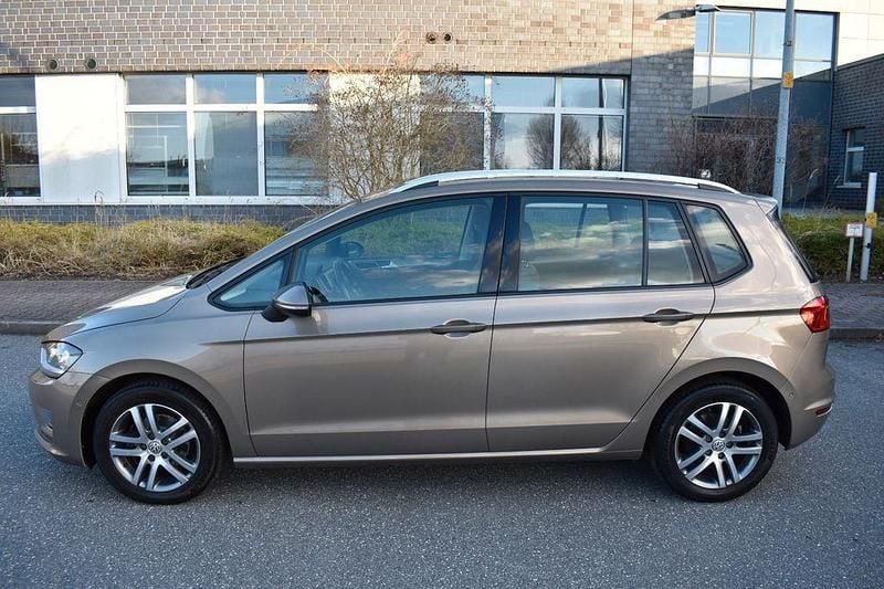 Gebraucht VW Golf Sportsvan 110 PS (80 kW) 2016 Gold Van / Kleinbus