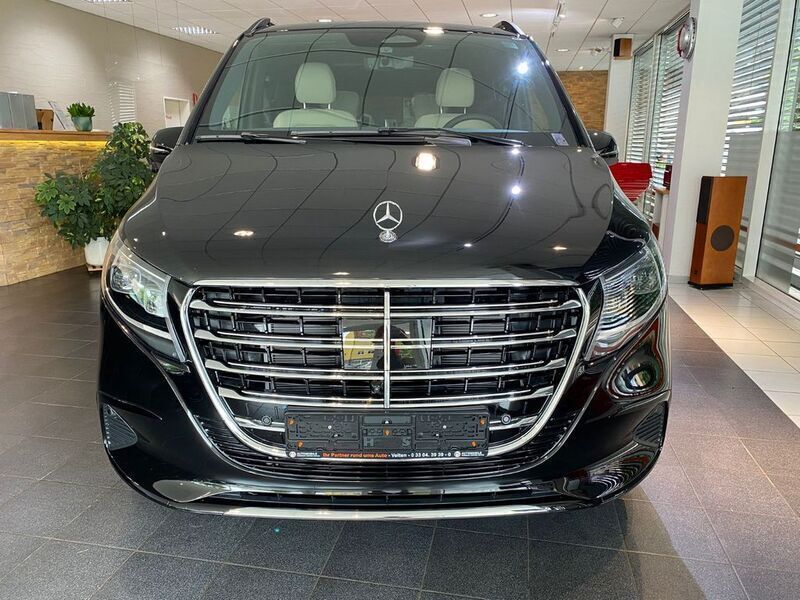 Schwarz Neu 2025 Mercedes V300 Exclusive Van / Kleinbus | 108.600 € (Etwas zu teuer) - Bild 1/4