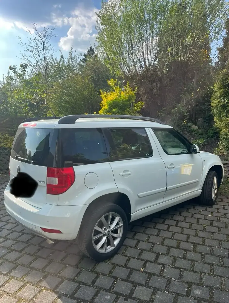 Gebraucht Skoda Yeti Joy 110 PS (80 kW) 2016 Weiß SUV