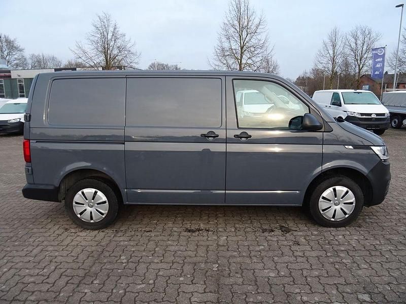 Gebraucht VW Transporter 110 PS (80 kW) 2024 Grau Van