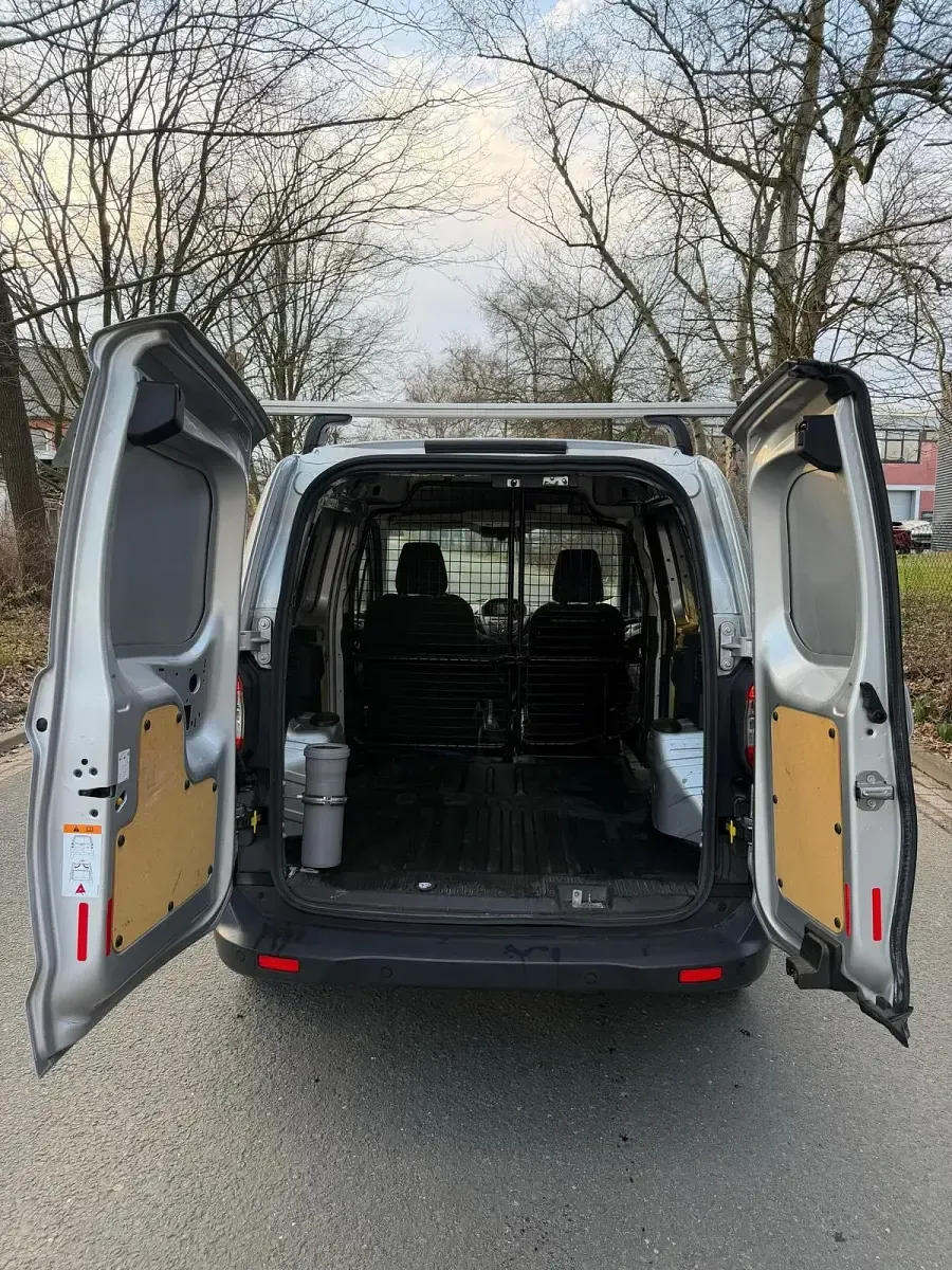 Gebraucht Ford Transit 101 PS (74 kW) 2018 Silber Kleinwagen