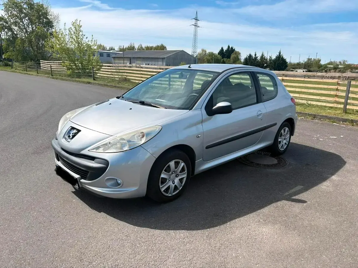 Gebraucht Peugeot 206+ 60 PS (44 kW) 2009 Grau Kleinwagen