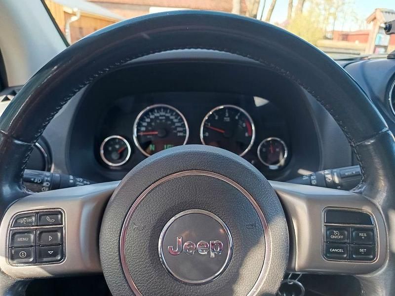Usado Jeep Compass Limited 163 HP (119 kW) 2012 Vermelho SUV