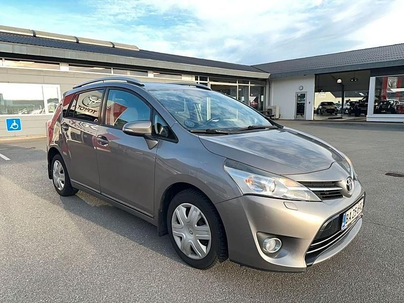 Gebraucht Toyota Verso Edition-S 111 PS (81 kW) 2016 Van / Kleinbus