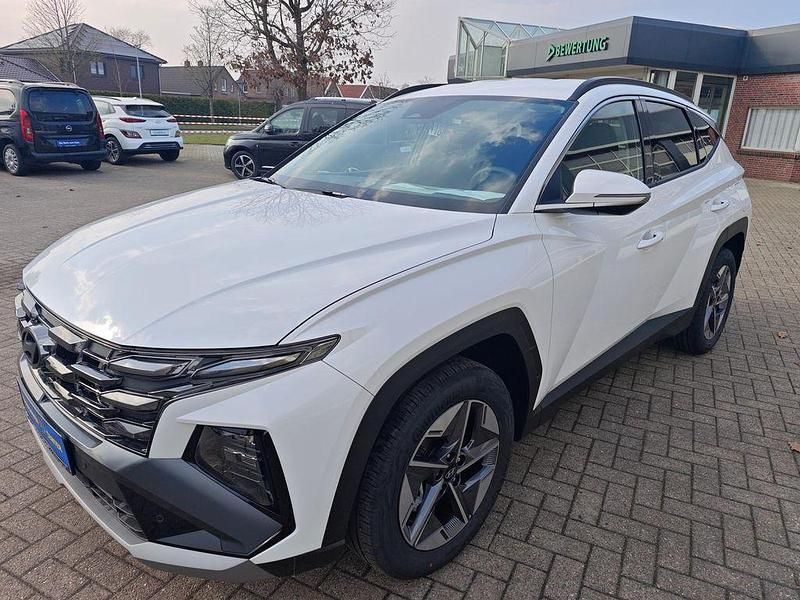 Neu Hyundai Tucson Trend 160 PS (117 kW) 2025 Weiß SUV