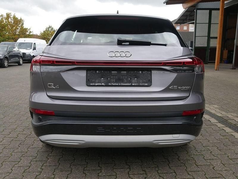 Gebraucht Audi Q4 e-tron Advanced 194 kW (265 PS) 2023 Grau SUV
