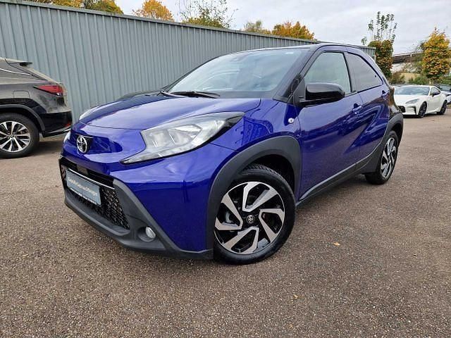 Gebraucht Toyota Aygo X Basis 72 PS (52 kW) 2024 Blau SUV