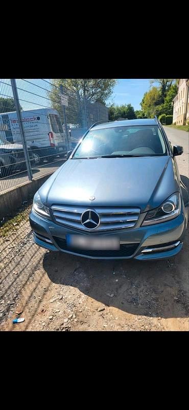 Gebraucht Mercedes C220 170 PS (125 kW) 2012 Andere farben Kombi