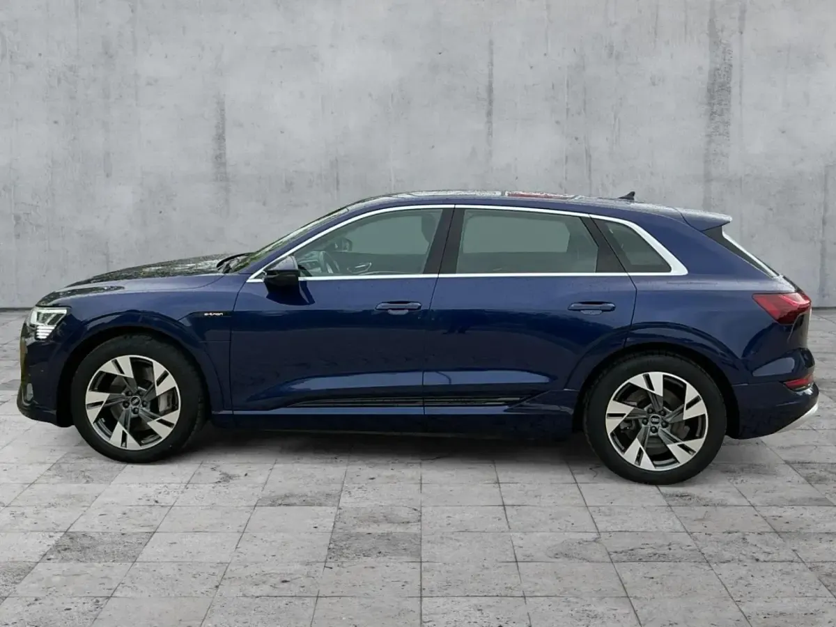 Gebraucht Audi e-tron S-Line 300 kW (408 PS) 2022 Navarrablau metallic SUV
