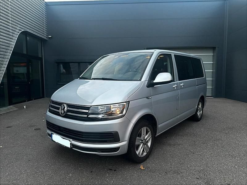 Silber Gebraucht 2018 VW Multivan Highline Van | 26.800 € (Superpreis) - Bild 1/4