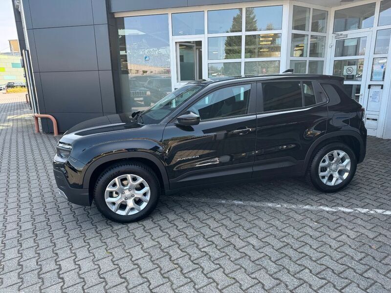 Neu Jeep Avenger Altitude 101 PS (74 kW) 2025 Schwarz SUV