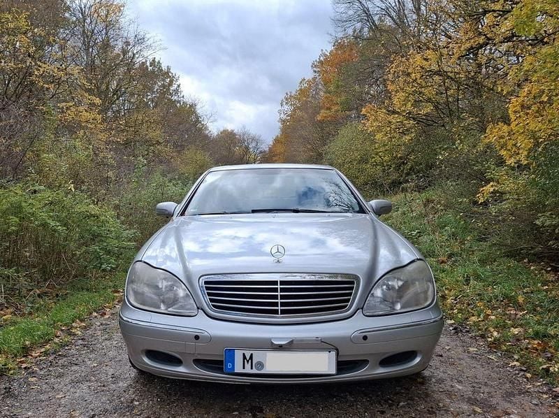 Grau Gebraucht 2002 Mercedes S320 Limousine | 5.499 € (Guter Preis) - Bild 1/4