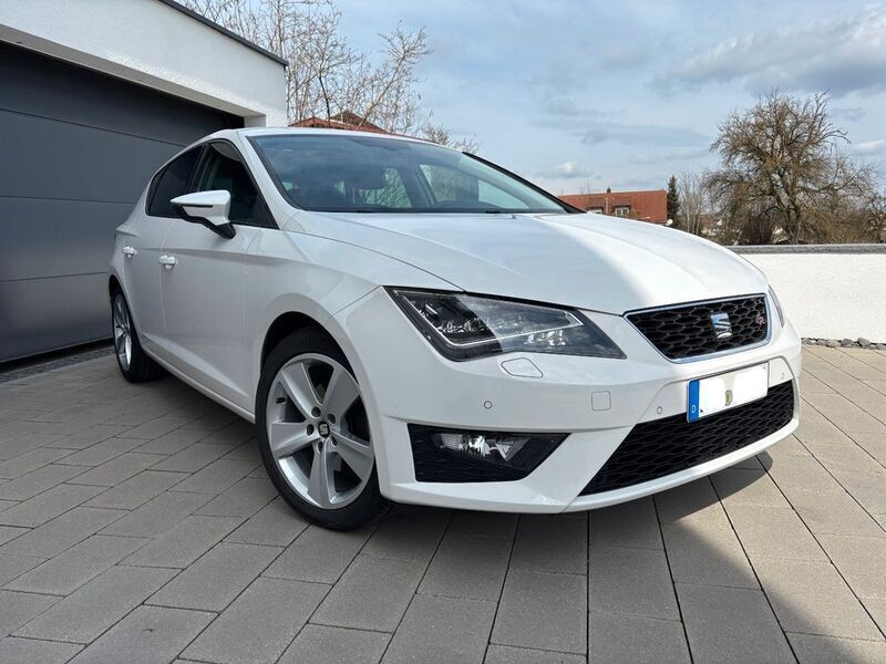 Weiß Gebraucht 2014 Seat Leon FR Limousine | 9.400 € (Guter Preis) - Bild 1/4