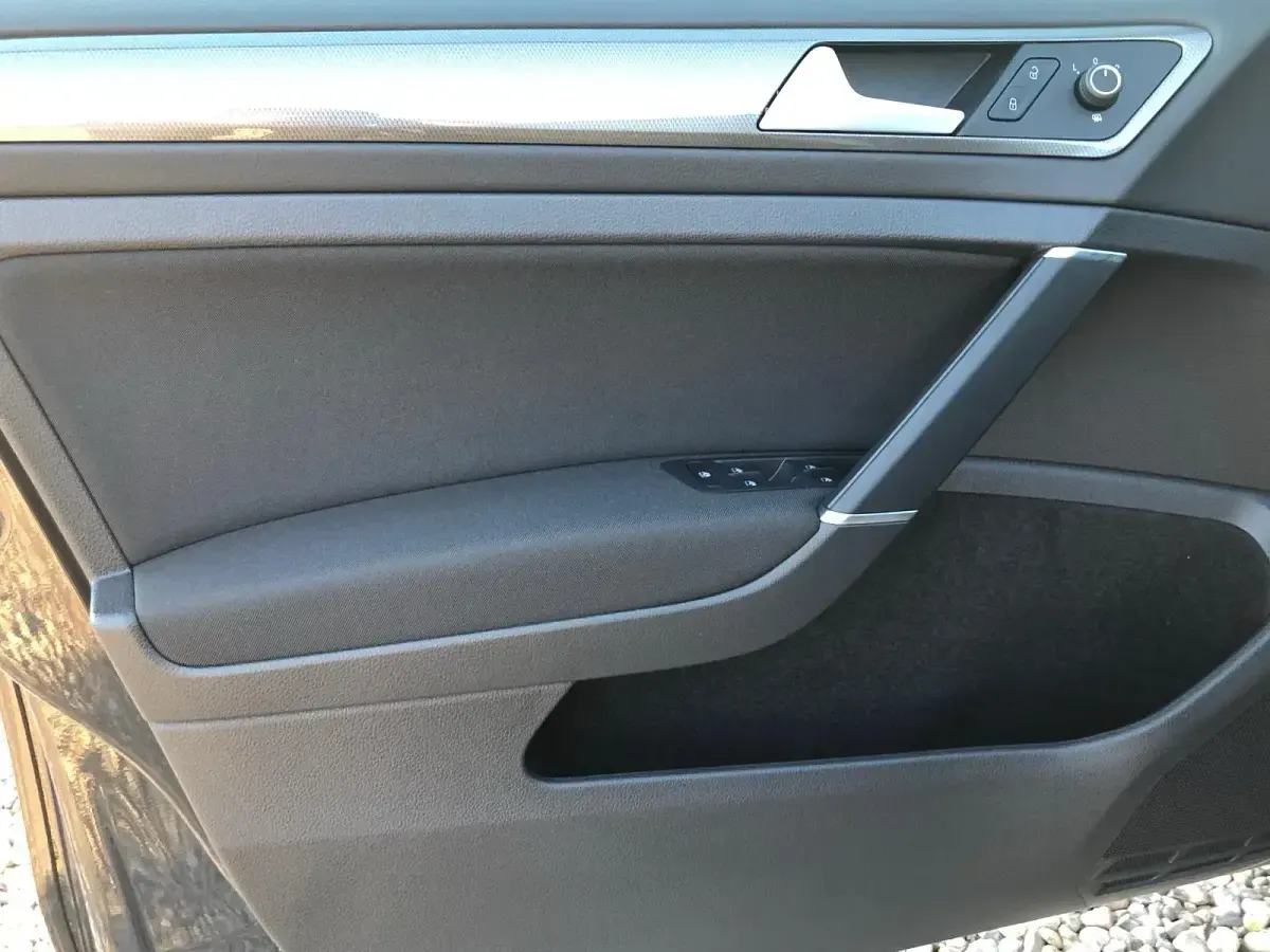 Second-hand VW Golf VII IQ Drive 85 CP (62 kW) 2019 Gri Berlinǎ