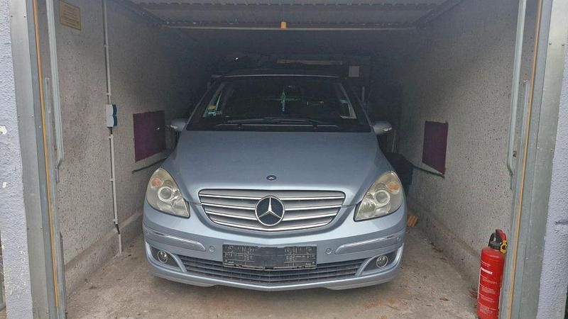 Silber Gebraucht 2006 Mercedes B200 Van / Kleinbus | 3.000 € (Fairer Preis) - Bild 1/4