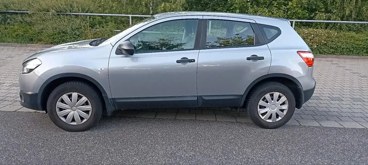 Gebraucht Nissan Qashqai 116 PS (85 kW) 2012 Grau SUV