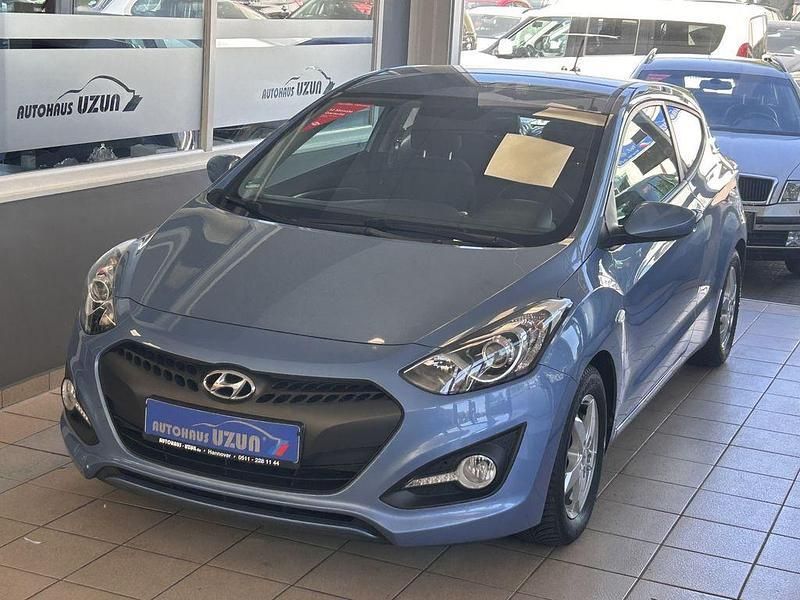 Blau Gebraucht 2013 Hyundai i30 Classic Coupé | 6.990 € (Fairer Preis) - Bild 1/4