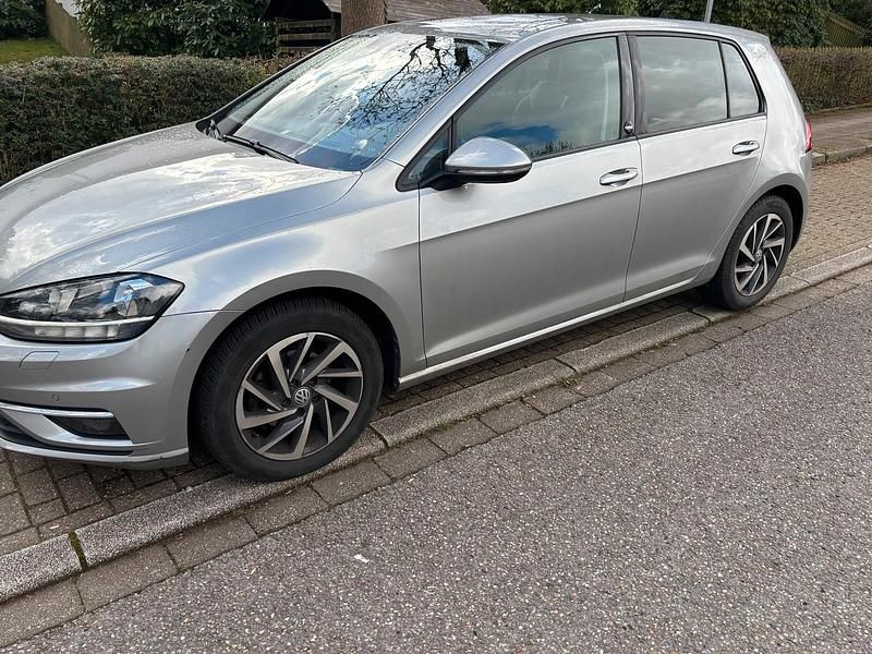 Gebraucht VW Golf VII Sound 86 PS (63 kW) 2017 Grau Limousine