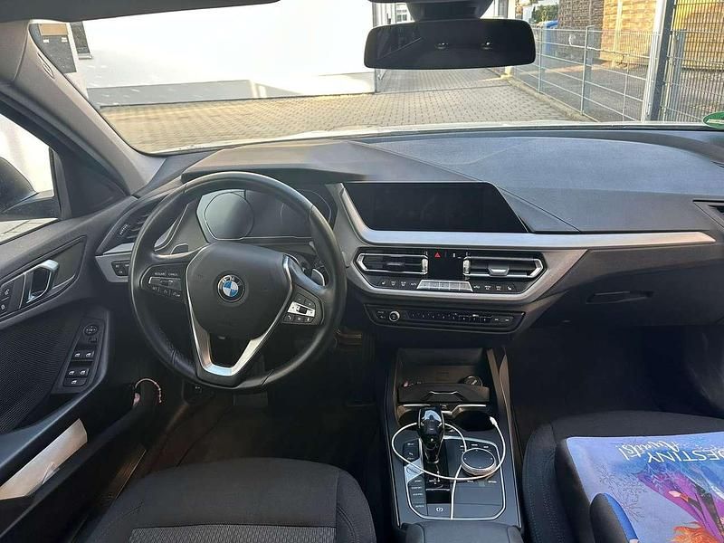 Używany BMW 120 Advantage 178 KM (130 kW) 2021 Biały Hatchback