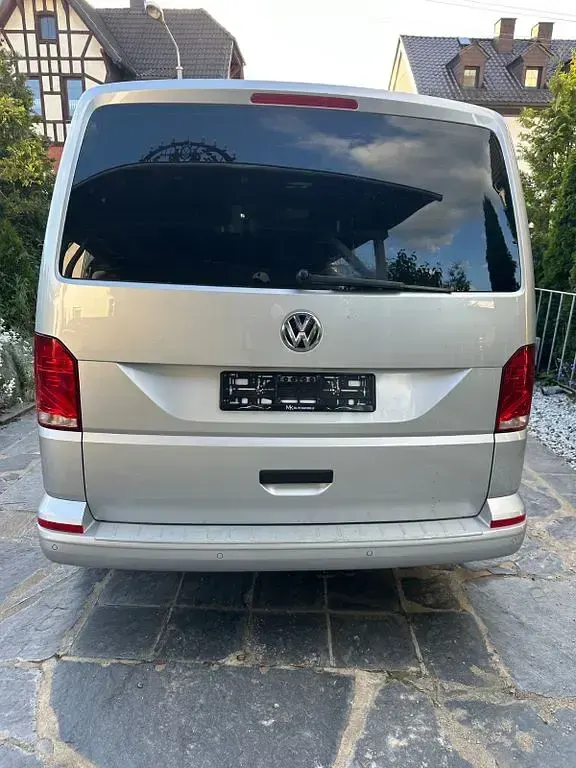 Gebraucht VW Multivan 150 PS (110 kW) 2021 Silber Van / Kleinbus