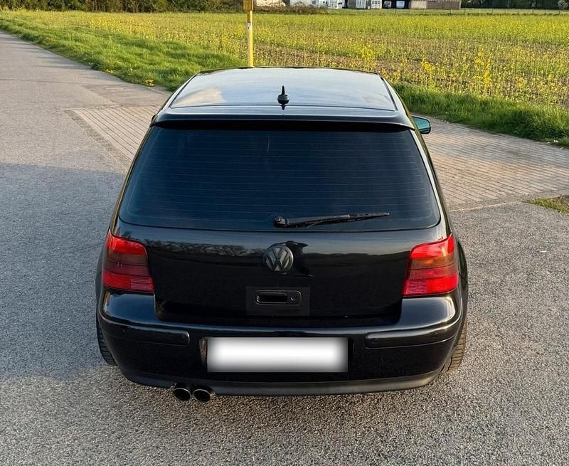Second-hand VW Golf 200 CP (147 kW) 2002 Negru Coupe