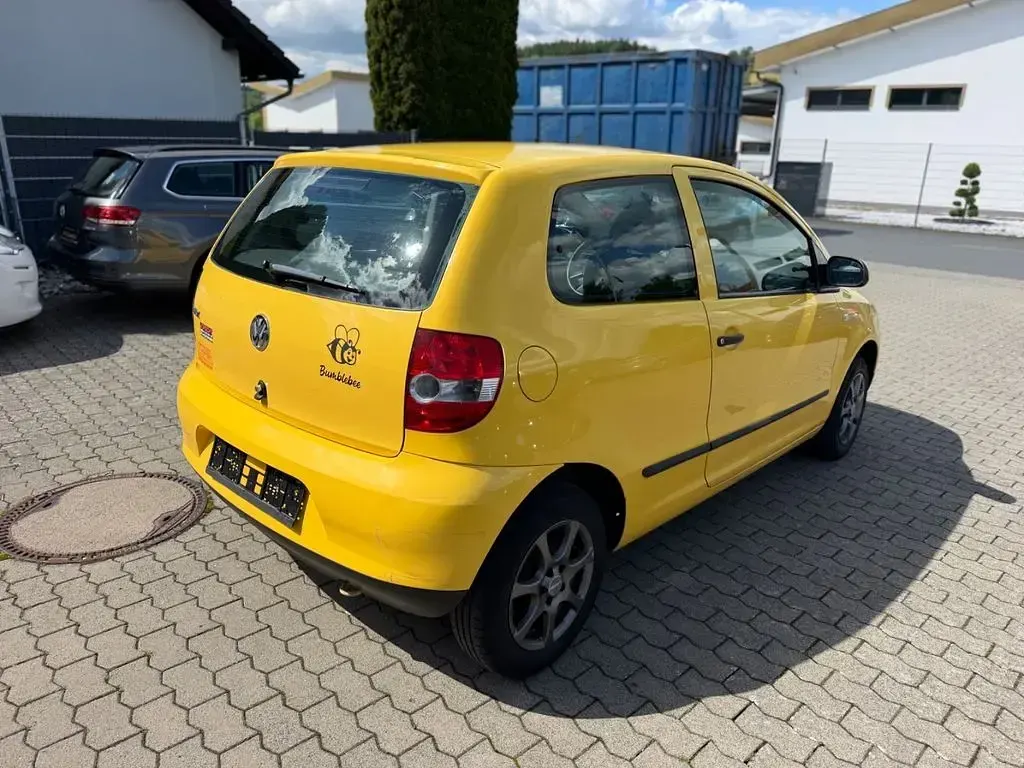Gebraucht VW Fox Basis 54 PS (39 kW) 2005 Gelb Kleinwagen