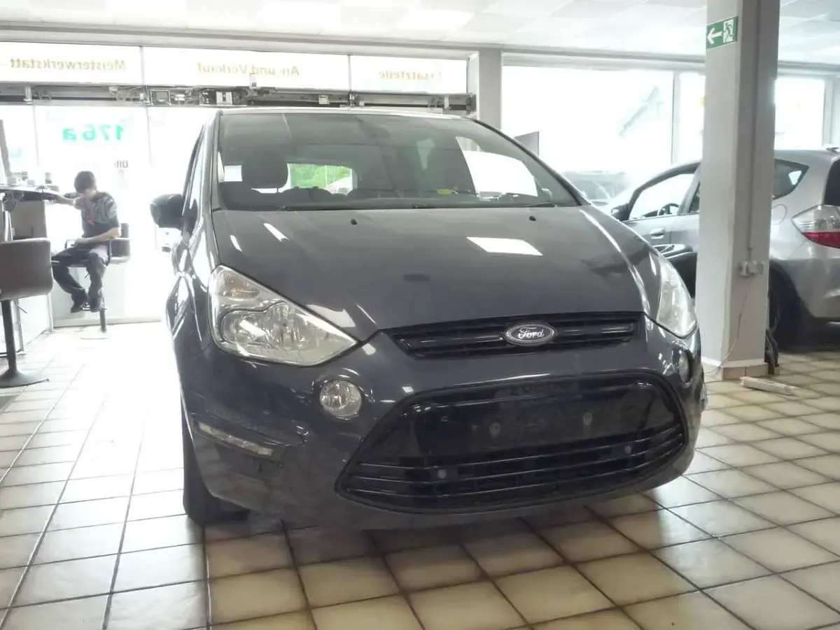 Gebraucht Ford S-MAX Champions Edition 163 PS (119 kW) 2013 Midnight skygrau metallic Van / Kleinbus