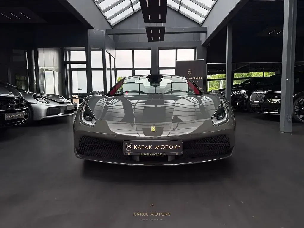 Gebraucht Ferrari 488 670 PS (492 kW) 2018 Grau Cabrio