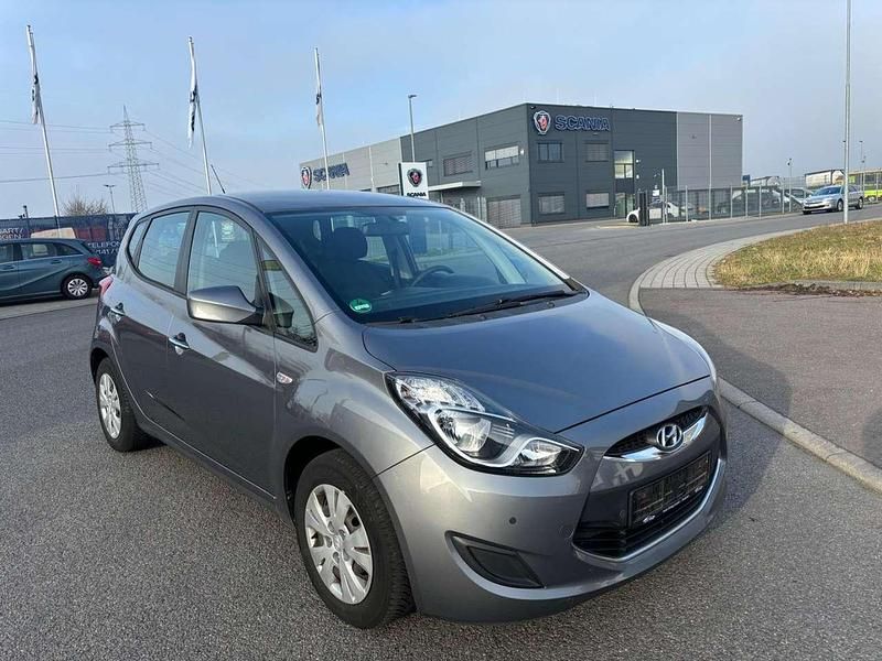 Gebraucht Hyundai ix20 90 PS (66 kW) 2012 Grau Kleinwagen