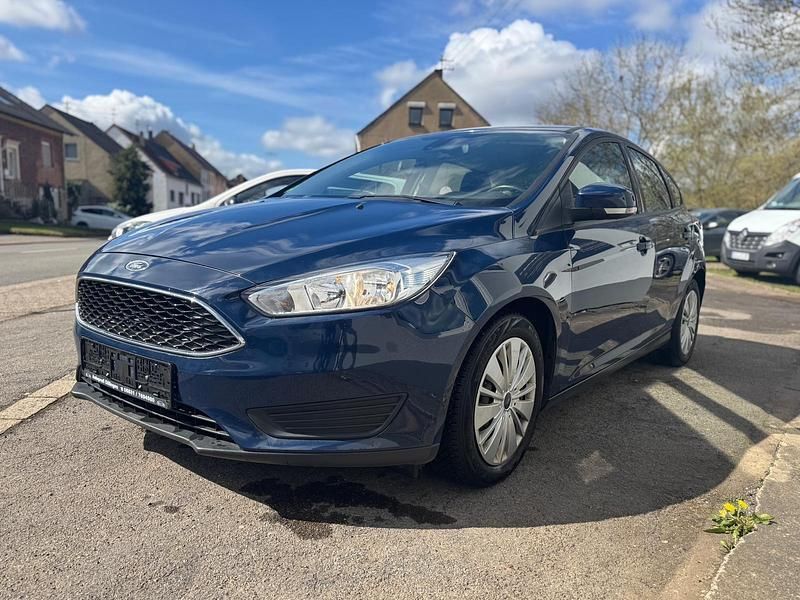 Usata Ford Focus 101 CV (74 kW) 2015 Blu Berlina