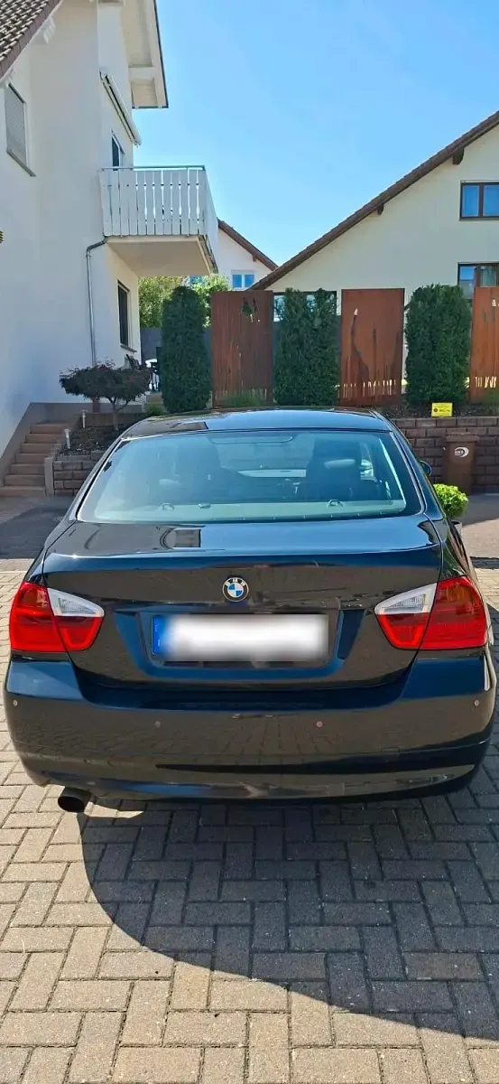 Gebraucht BMW 318 130 PS (95 kW) 2007 Schwarz Limousine
