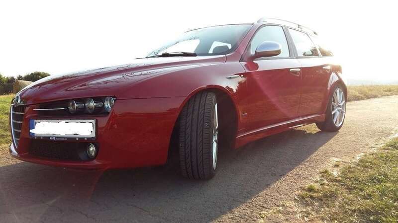 Rot Gebraucht 2011 Alfa Romeo 159 Kombi | 5.214 € (Teuer) - Bild 1/4