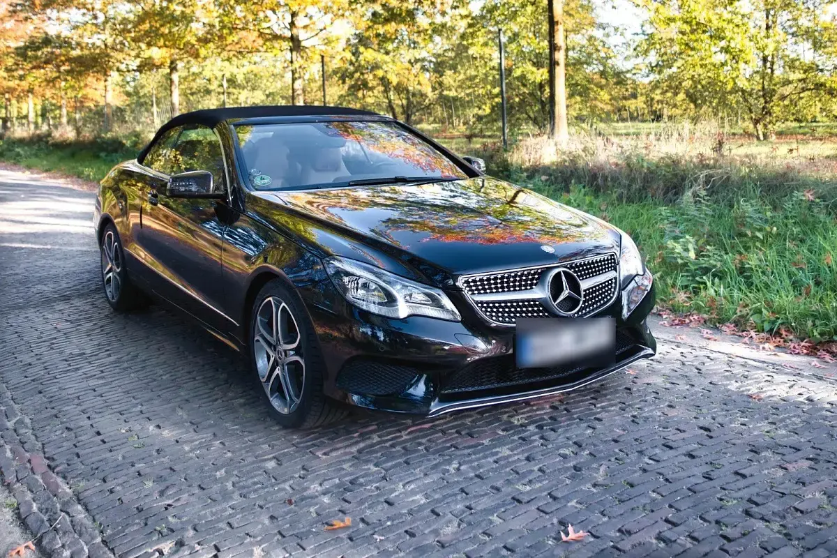 Second-hand Mercedes E250 204 CP (150 kW) 2013 Negru Cabrio