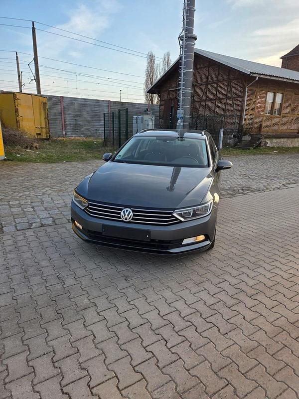 Gebraucht VW Passat 150 PS (110 kW) 2015 Silber Kombi