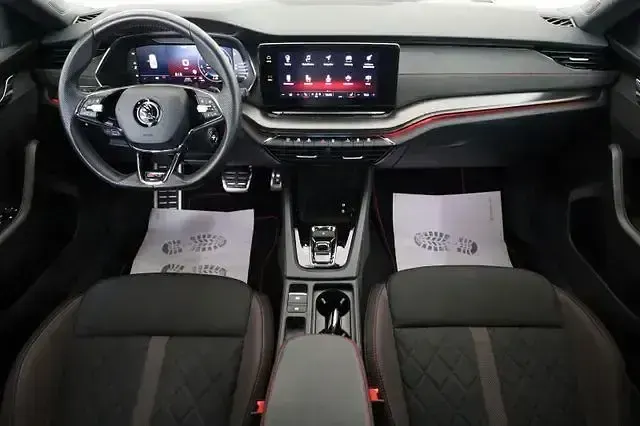 Gebraucht Skoda Octavia RS 200 PS (147 kW) 2023 Silber Limousine