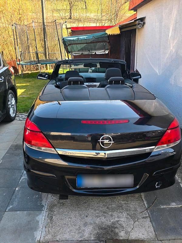 Gebraucht Opel Astra Cabriolet 119 PS (87 kW) 2007 Schwarz Cabrio
