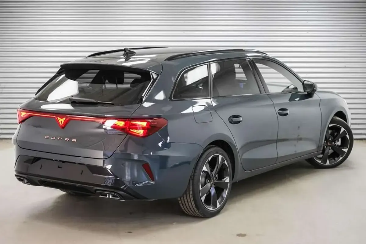 Neu Cupra Leon 204 PS (150 kW) 2026 Fjord blau uni (9k) Kombi