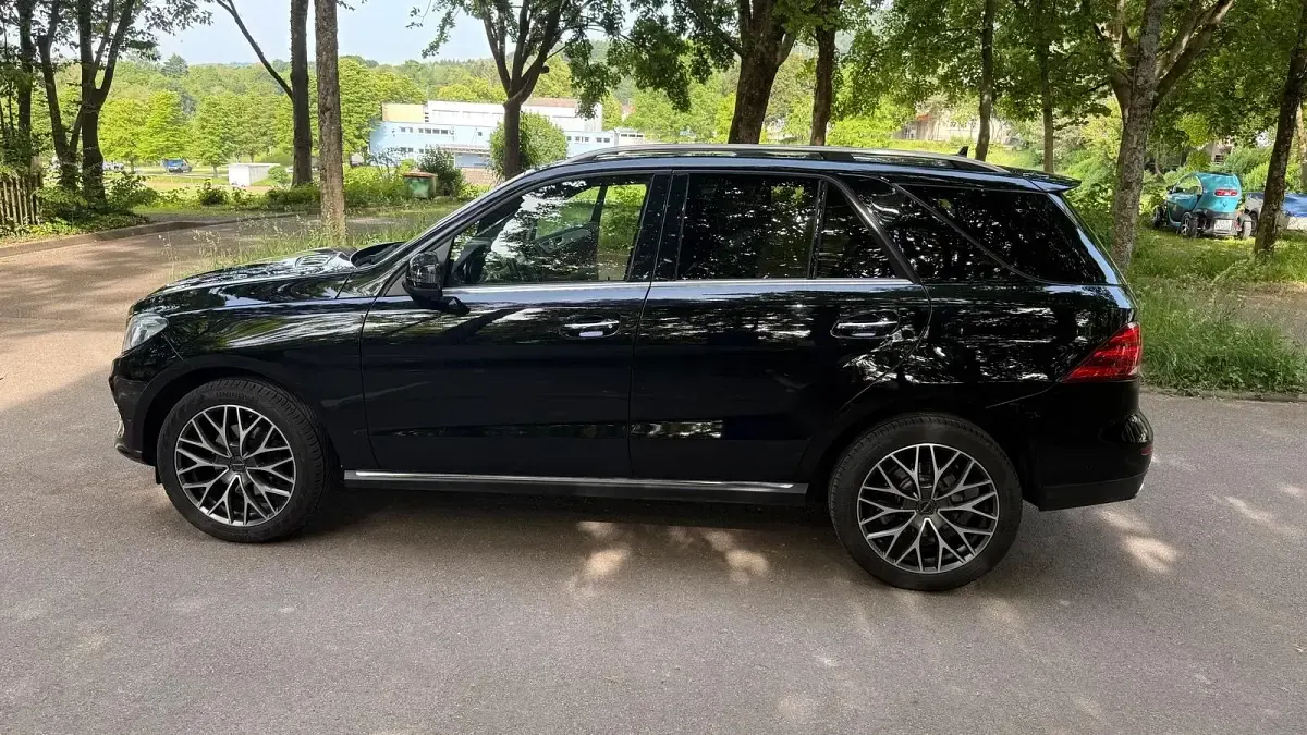 Gebraucht Mercedes GLE250 204 PS (150 kW) 2017 Schwarz SUV