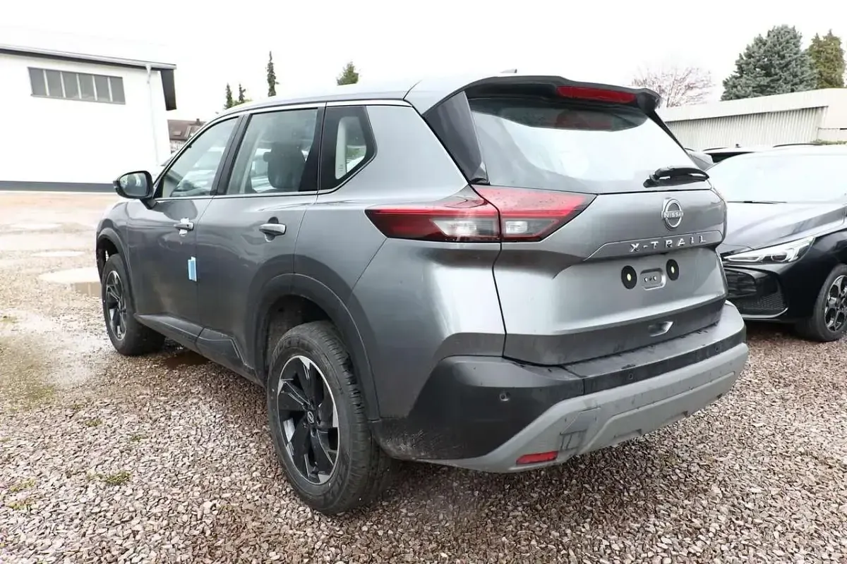 Neu Nissan X-Trail Acenta 163 PS (119 kW) 2026 Dark grey metallic SUV