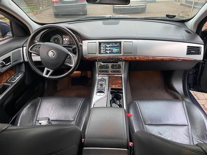 Gebraucht Jaguar XF 200 PS (147 kW) 2013 Blau Limousine