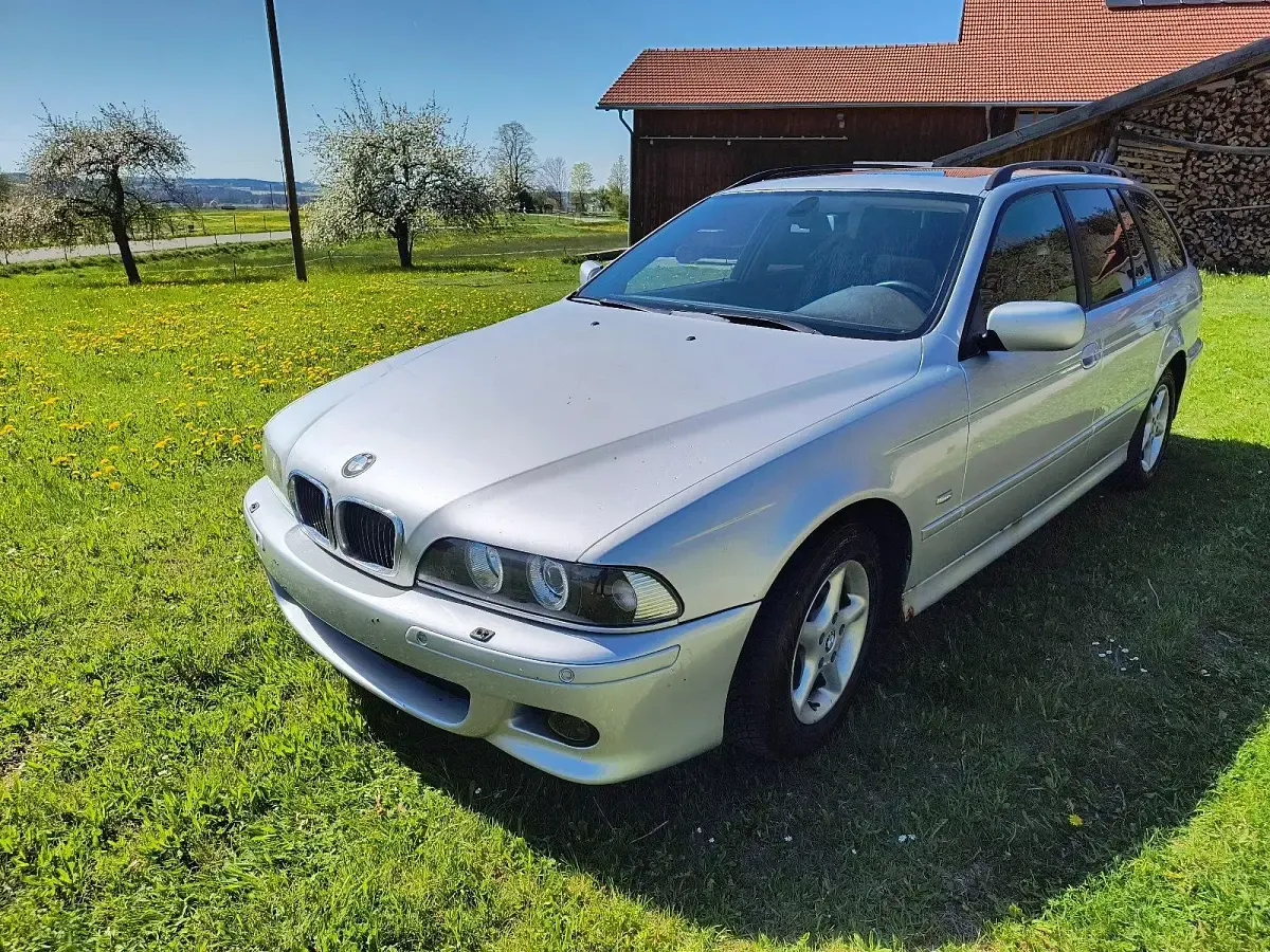 Usata BMW 520 170 CV (125 kW) 2002 Argento Station wagon
