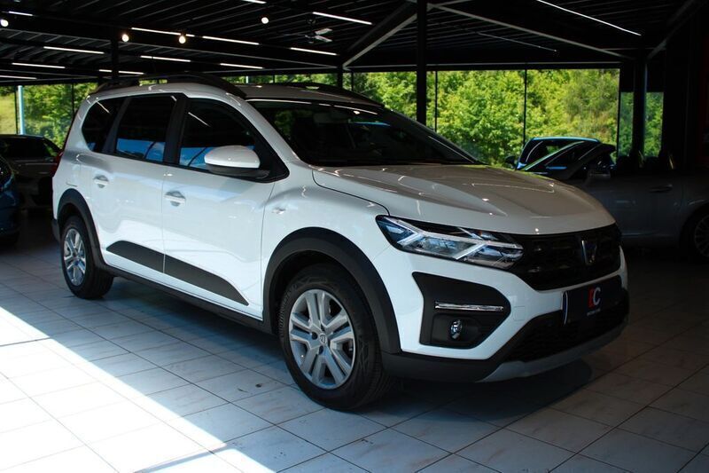 Weiß Gebraucht 2022 Dacia Jogger Comfort Limousine | 16.300 € (Superpreis) - Bild 1/4