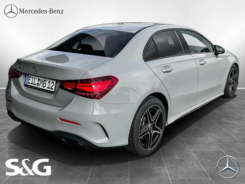 Gebraucht Mercedes A200 AMG 163 PS (119 kW) 2025 Manufaktur lack manufaktur alpin Limousine