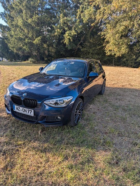 Blau Gebraucht 2012 BMW 120 Urban Line Kleinwagen | 11.500 € - Bild 1/4